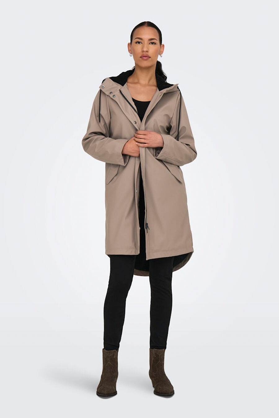 Chubasquero largo con capucha