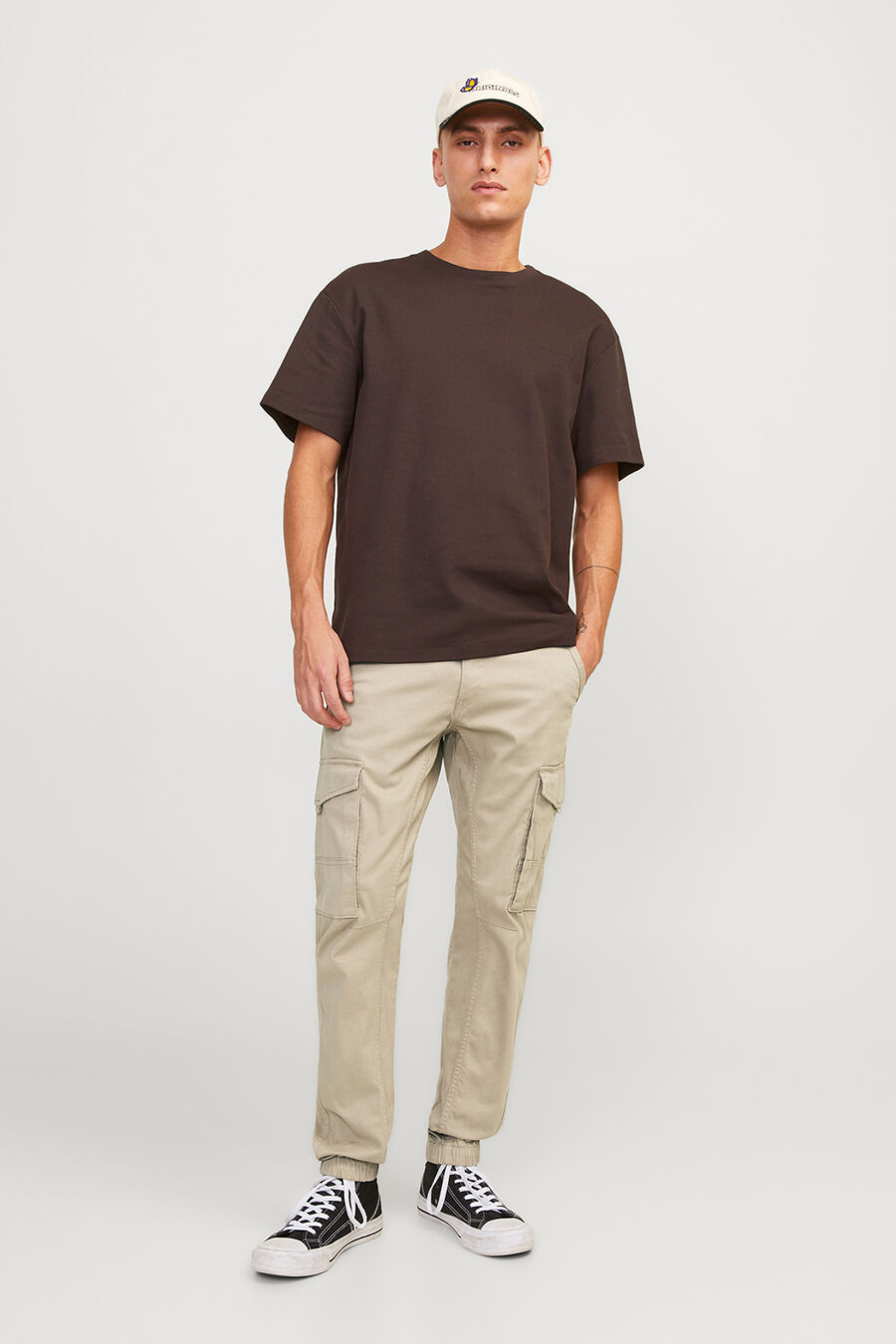 Pantalón cargo puño elástico