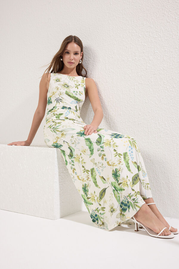 Trendyol Vestido largo ajustado marfil
