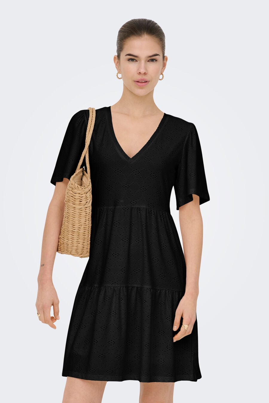 Vestido corto troquelado