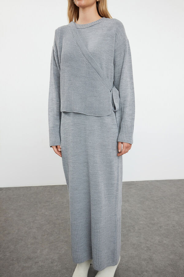 Trendyol Kleid und Strickjacke Set Grau