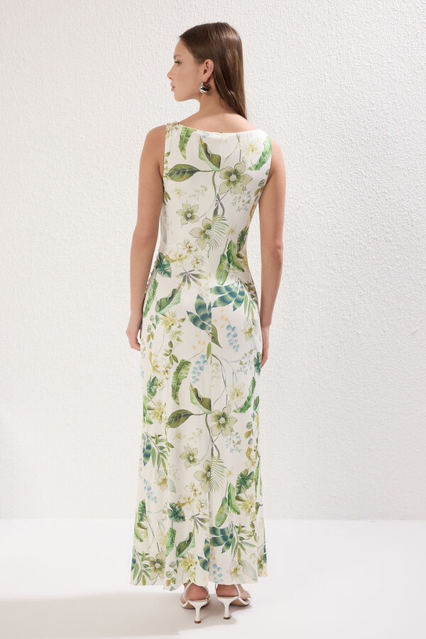 Trendyol Vestido largo ajustado marfil