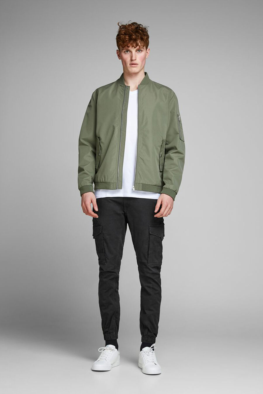 Pantalón cargo slim fit