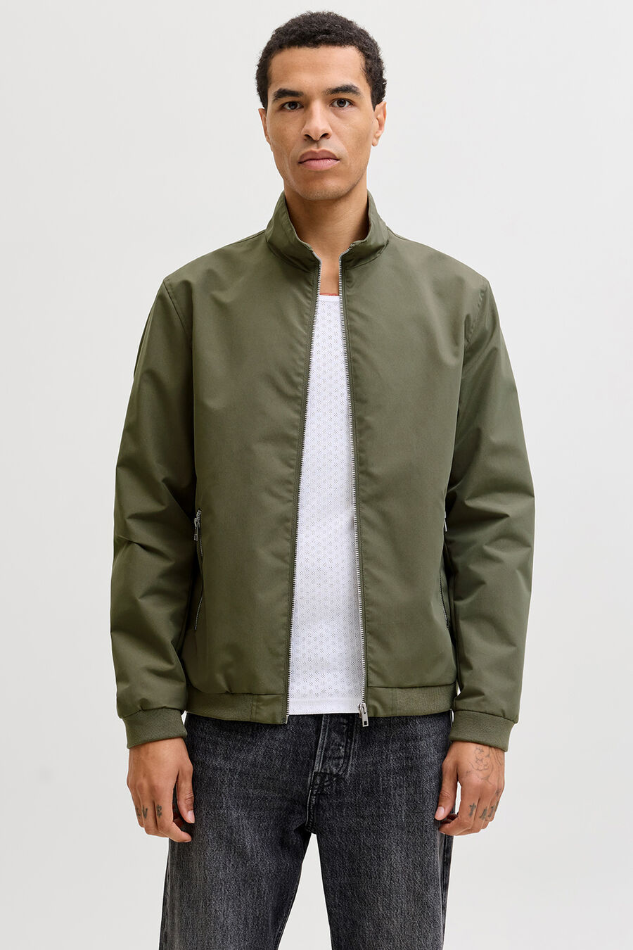Chaqueta bomber cuello alto