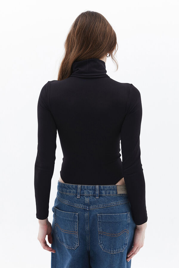 Oxxo Body de cuello alto negro