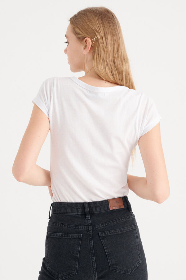 Inside Camiseta b&aacute;sica com bot&otilde;es branco