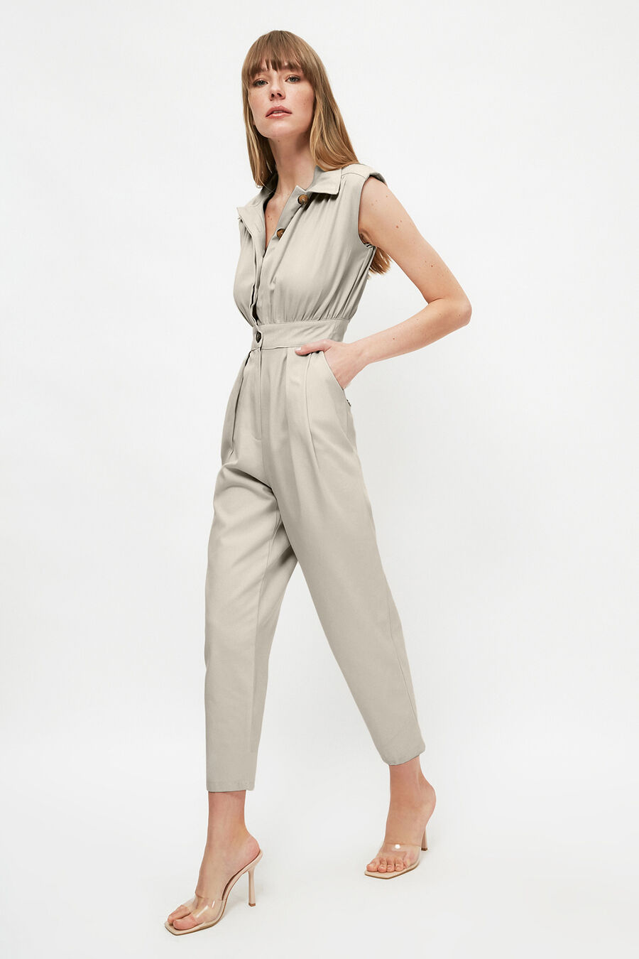 Mono sin mangas botones