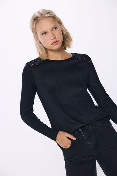 Springfield crochet shoulder t-shirt black