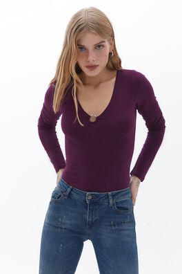 Top de punto cuello pico