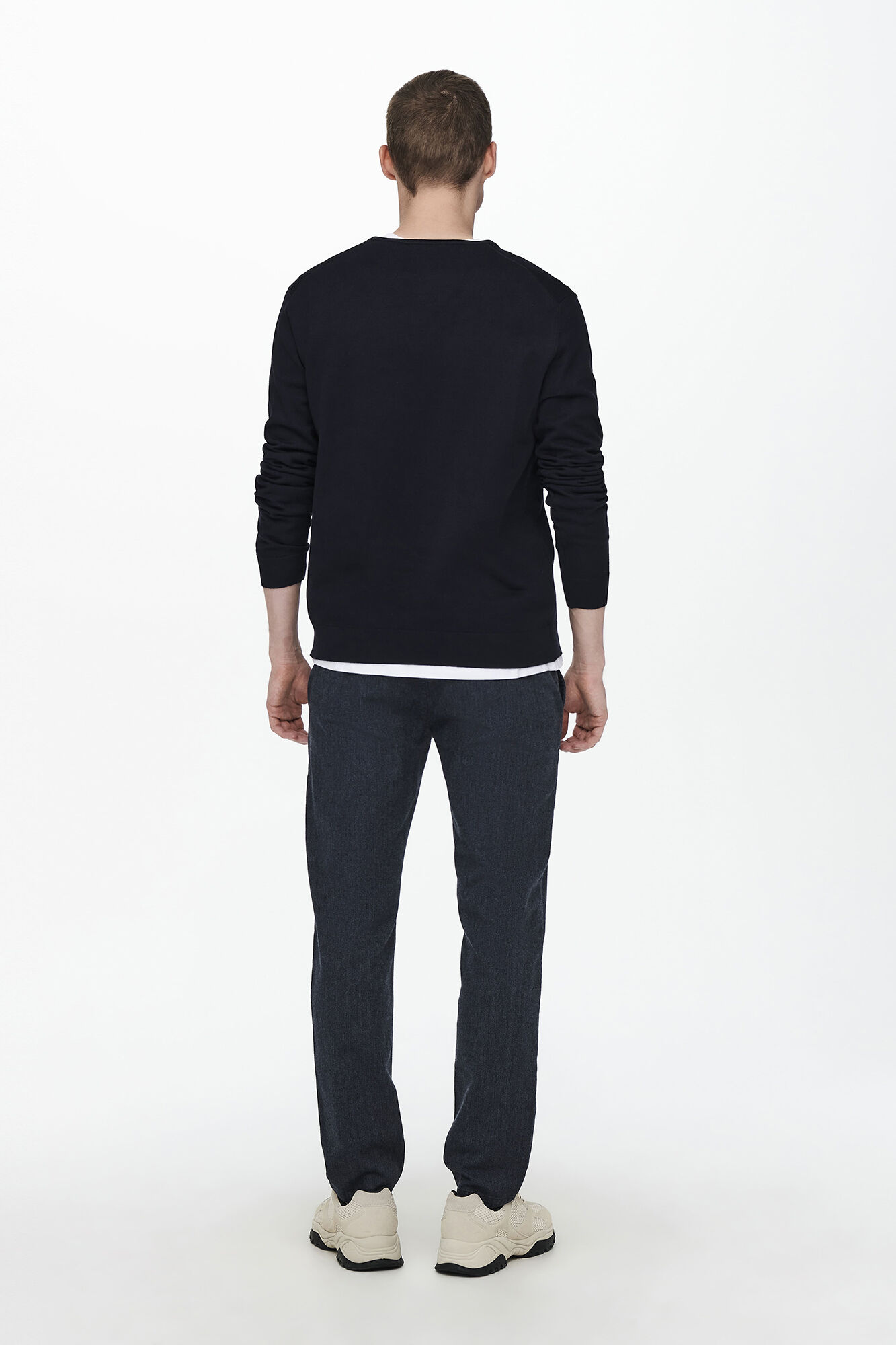 Only & Sons Su&eacute;ter masculino com gola redonda e regular fit. 