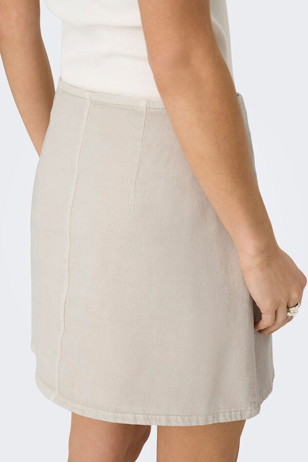 Only Falda corta cruzada beige