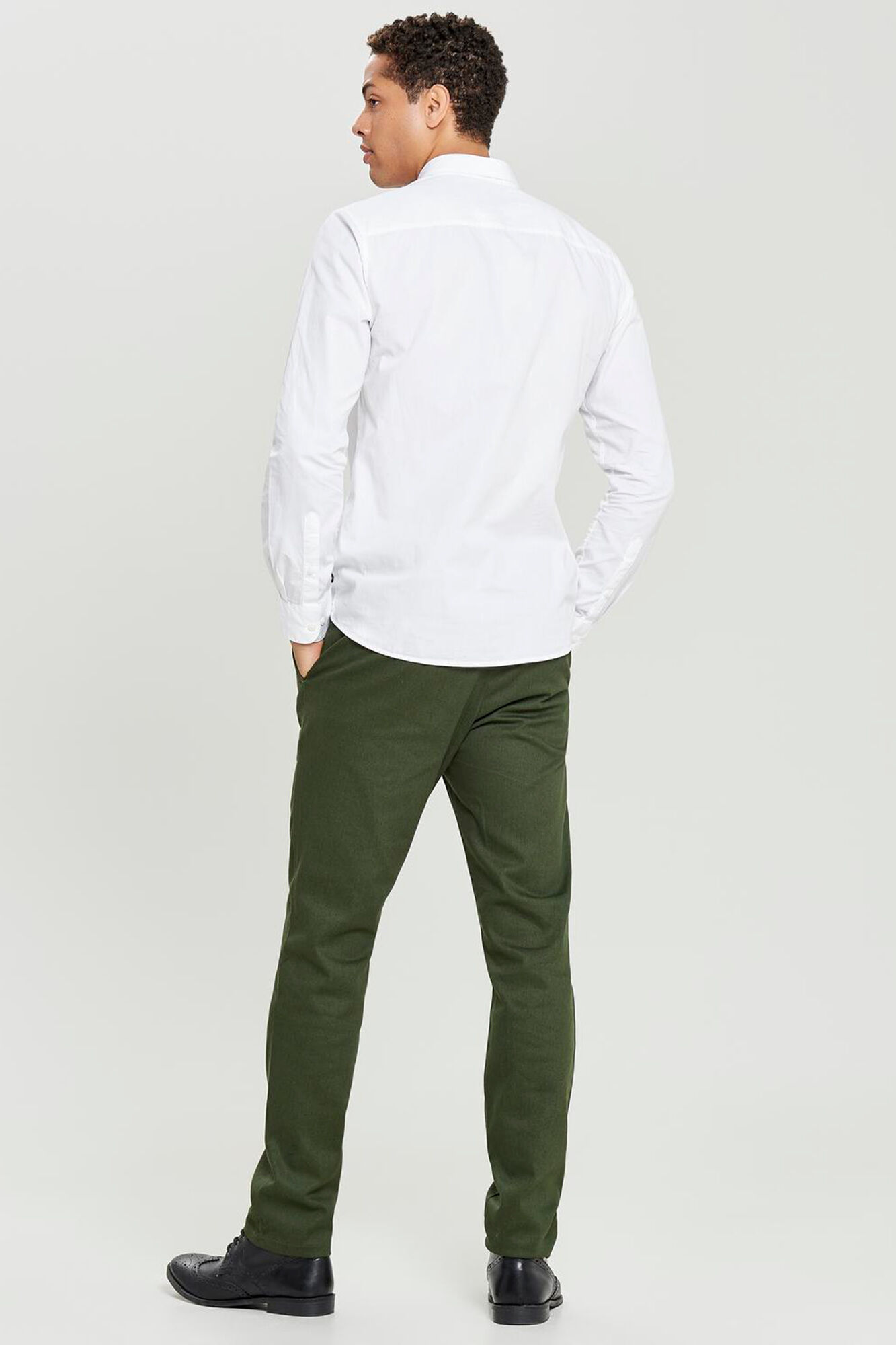 Only & Sons Slim-Fit-Herrenhemd aus 100 % Baumwolle.