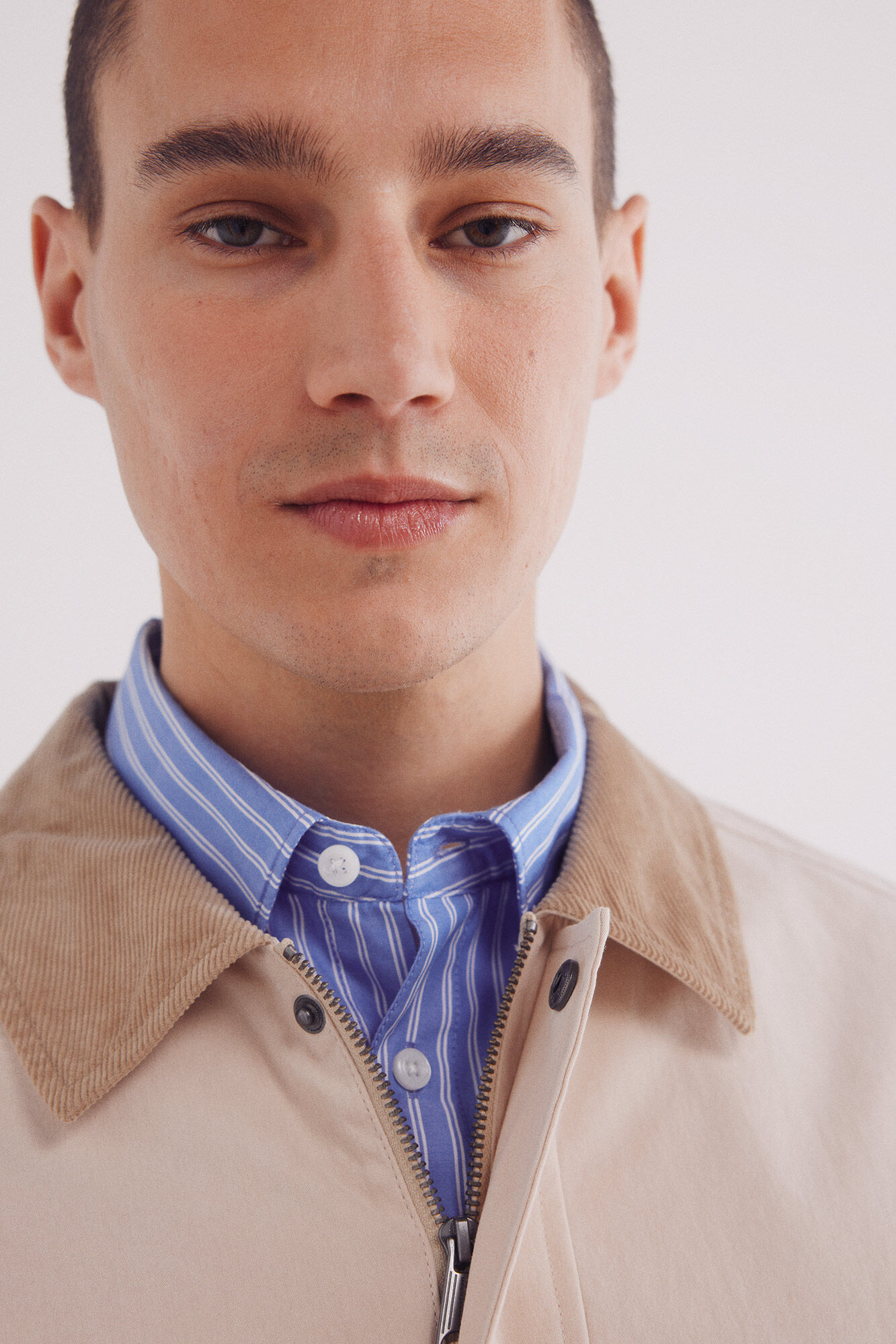 Parka Springfield De Chambray – Estilo Casual Con Capucha Ajustable Y Botones De Madera