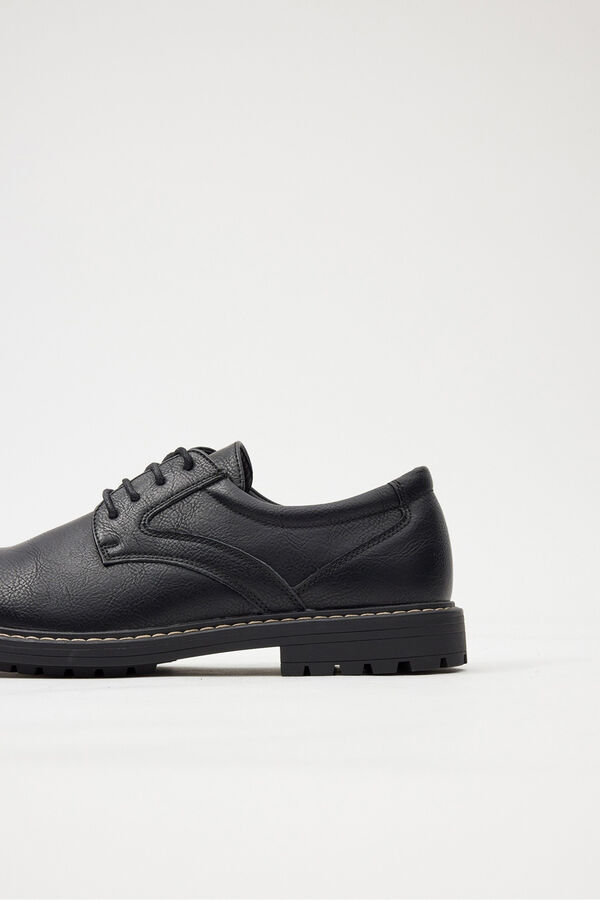 Inside Classic Lace-Up Shoe black