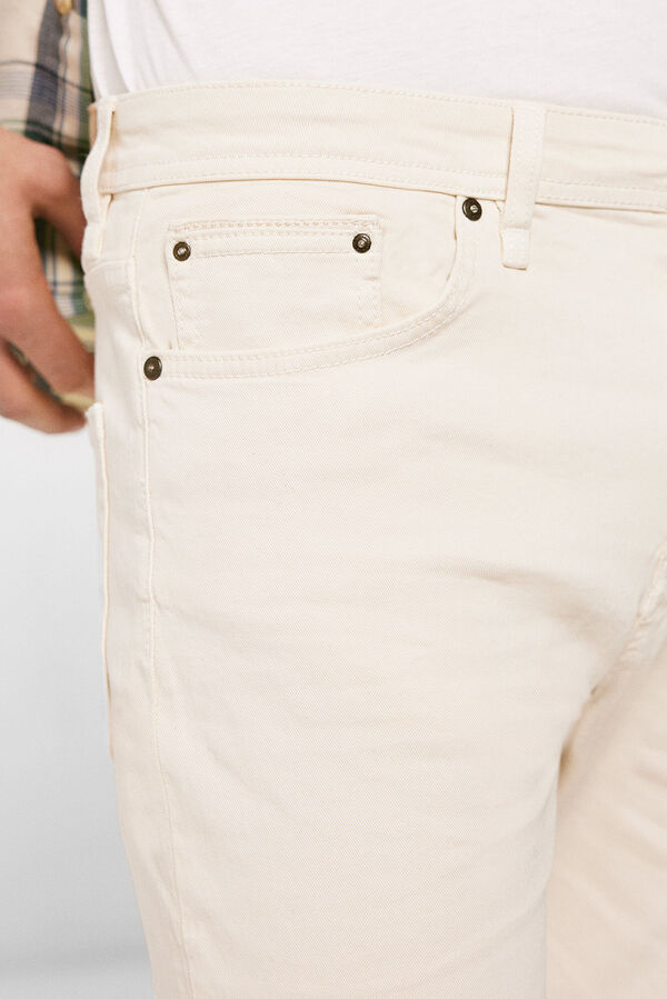Springfield Pantalón 5 bolsillos color slim lavado estampado fondo blanco