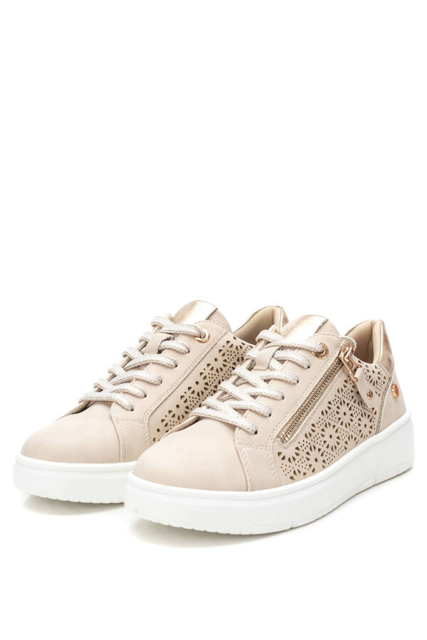 XTI Zapatilla Troquelado Cremallera beige