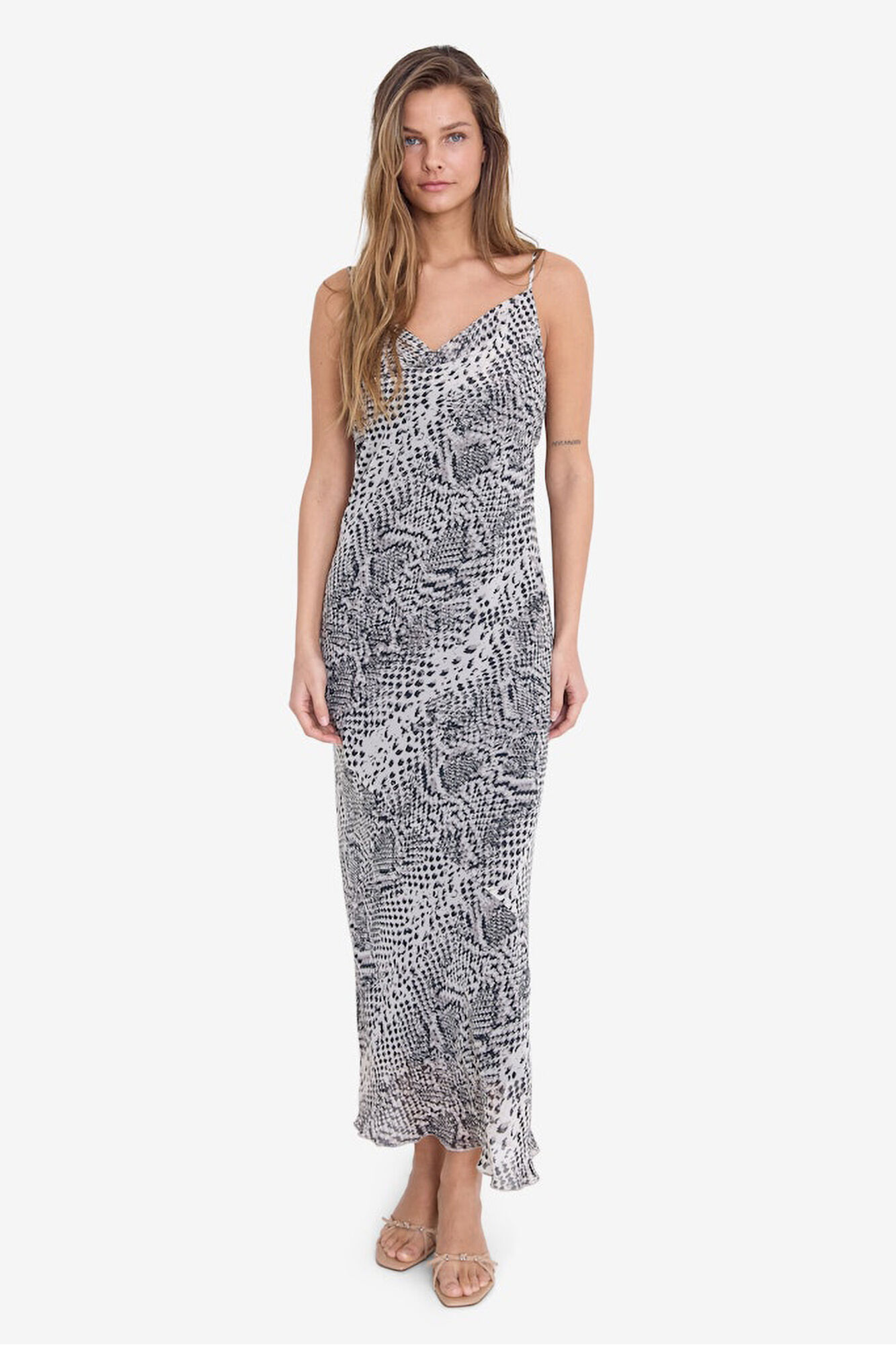 Noisy May Vestido midi com estampa animal print e al&ccedil;as