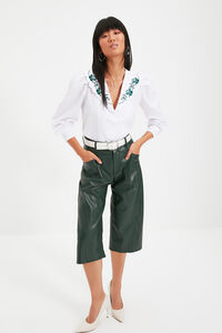 Trendyol Blusa con detalle bordado