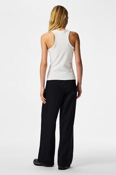 Pieces T-shirt b&aacute;sica tipo nadadora