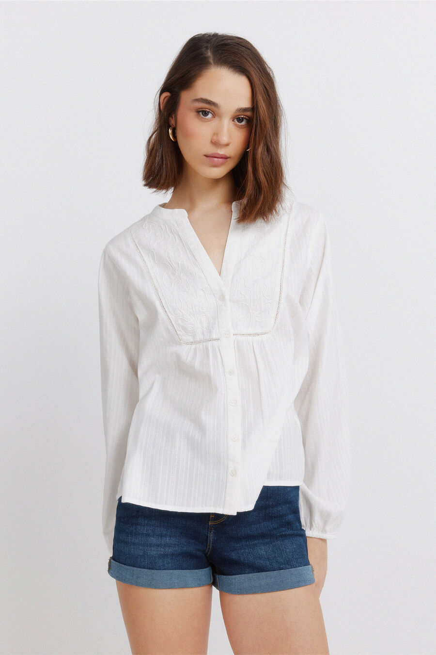 Blusa manga larga bordada