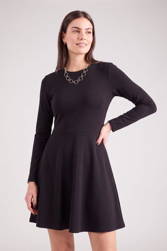 Vestido corto falda vuelo