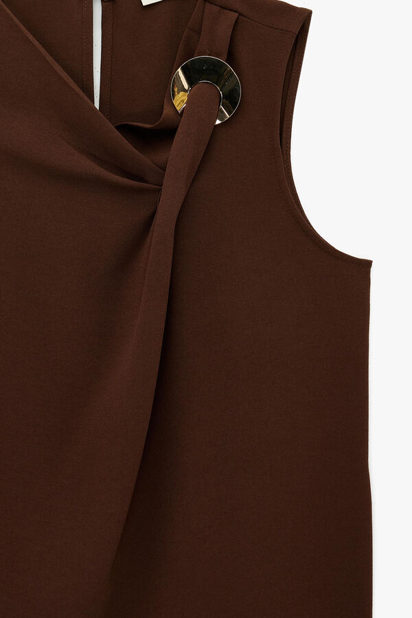 Koton Blusa accesorio met&aacute;lico tostado
