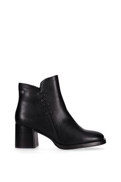 Chika 10 Side rivet ankle boots