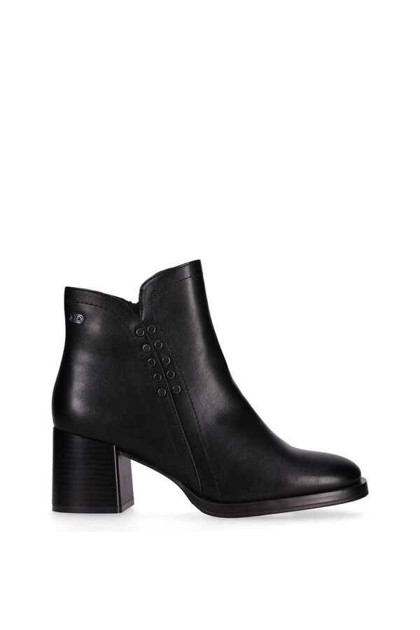 Chika 10 Side rivet ankle boots black