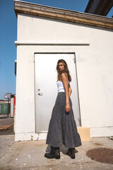 Noisy May Falda midi panelada washed negro