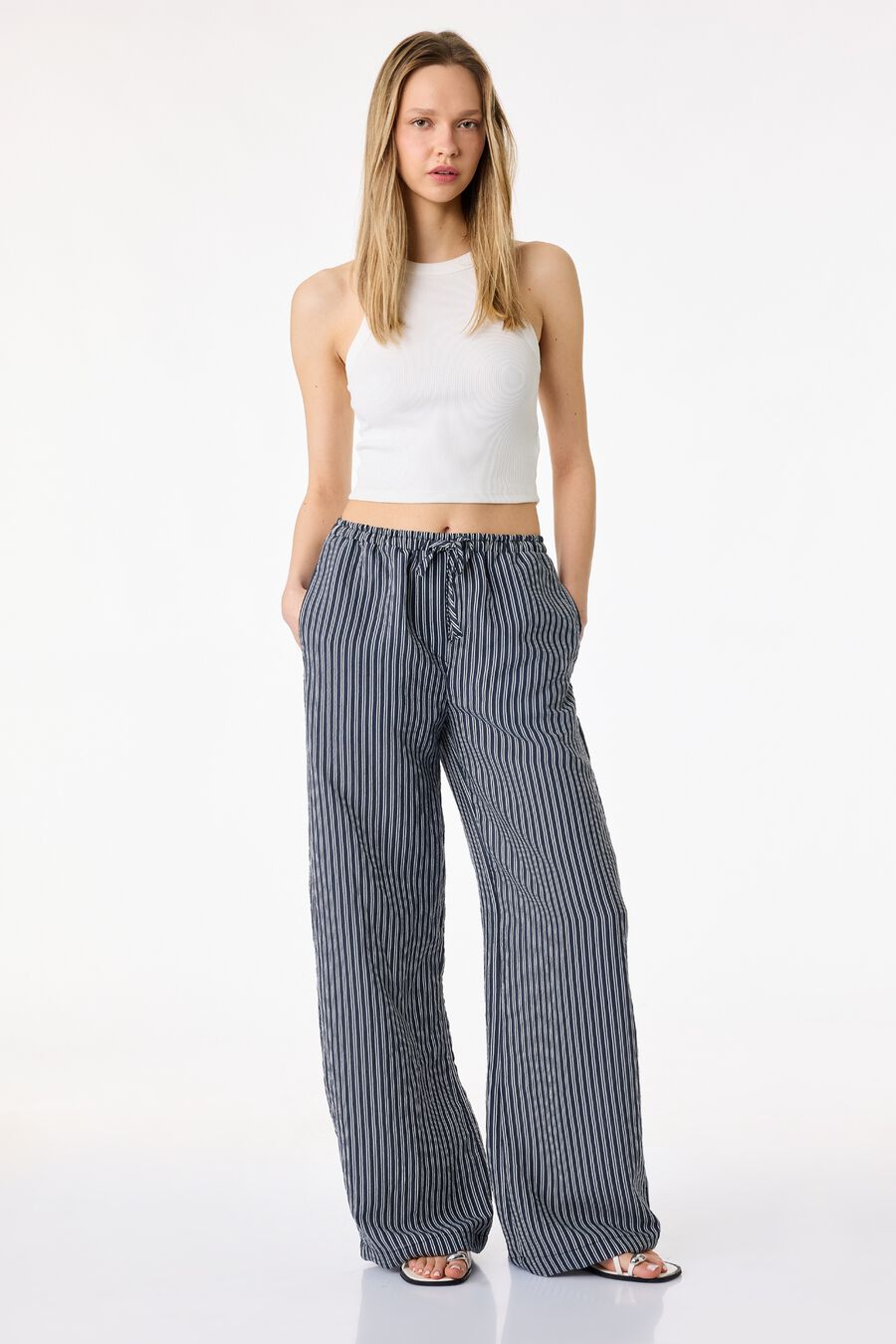 Pantalones relaxed lazo