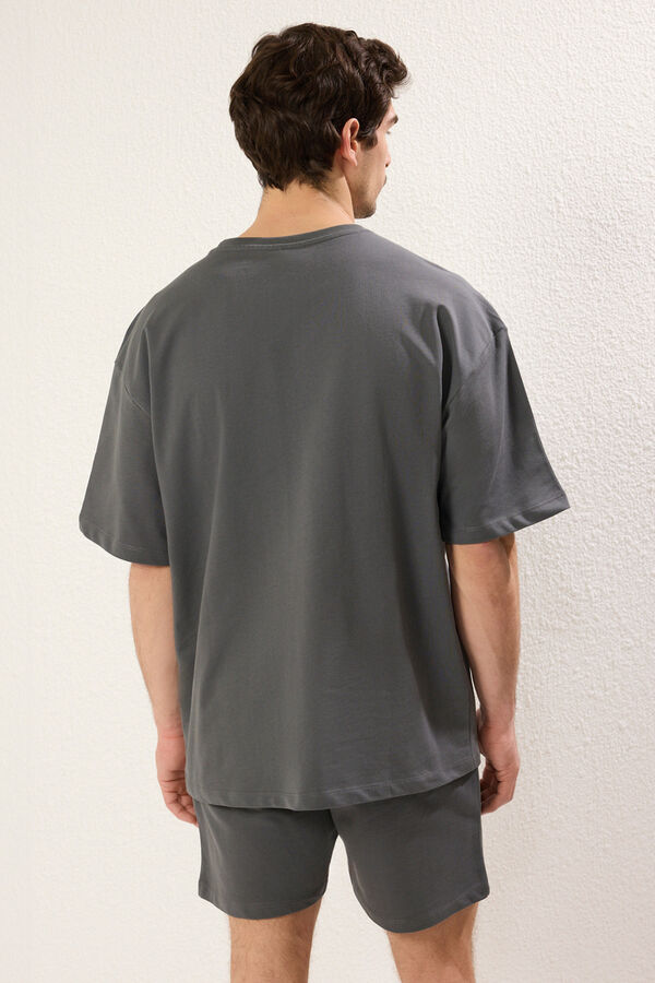 Trendyol Ch&aacute;ndal corto 100% algod&oacute;n gris