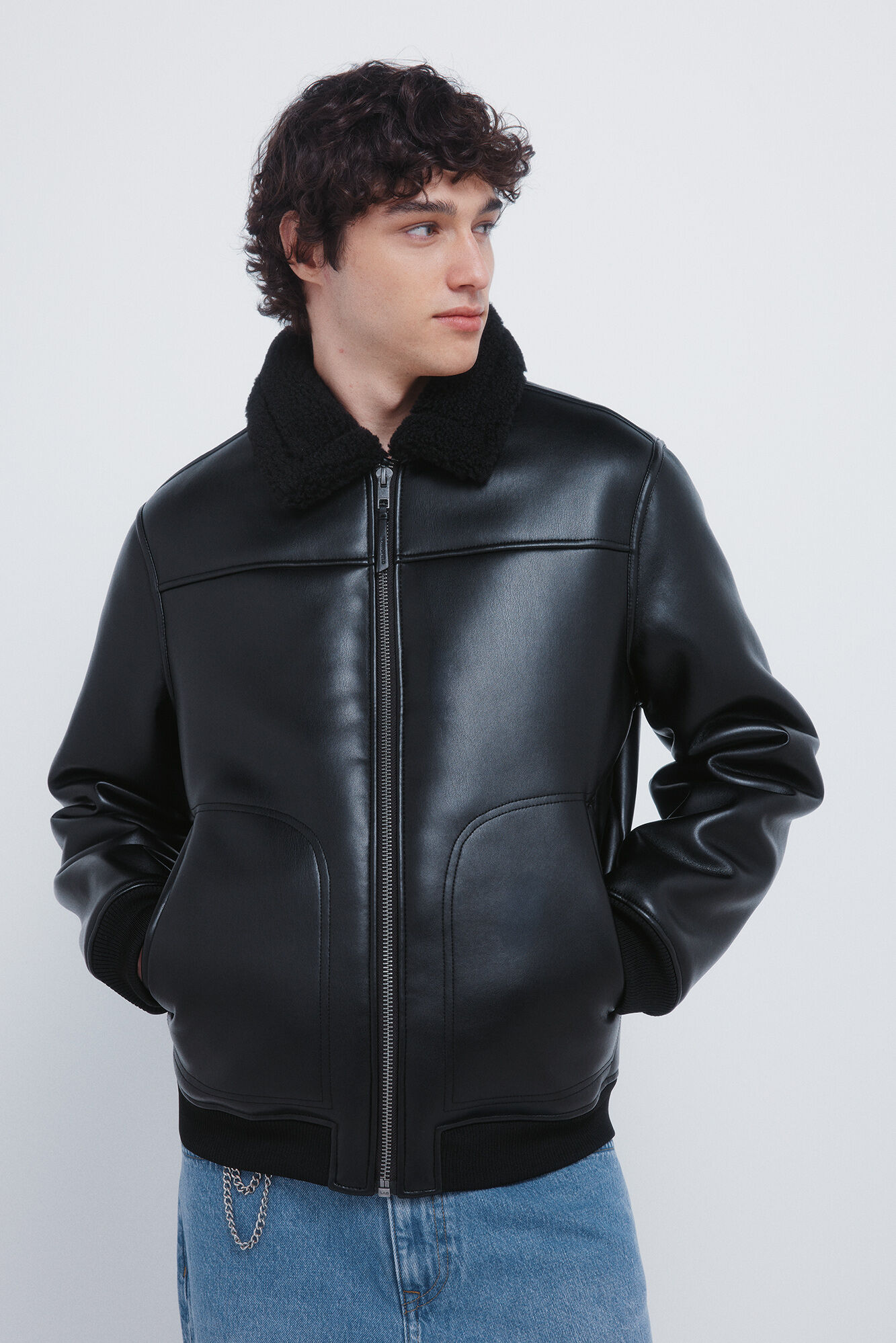 【欠品あり】ICON Aviator Jacket SM ブラック専用ハンガー付 Double-sided leather -effect aviator jacket