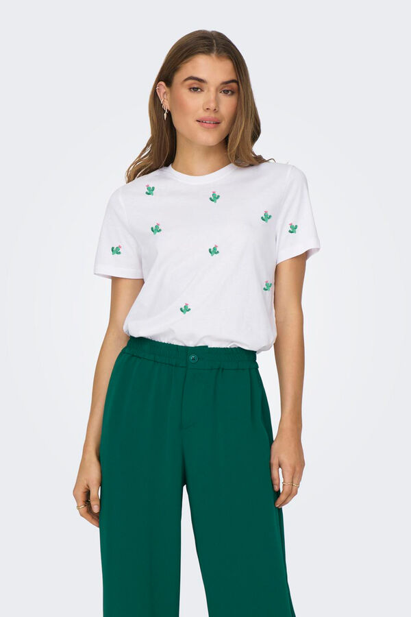 Only short sleeve shirt with embroidered details printed