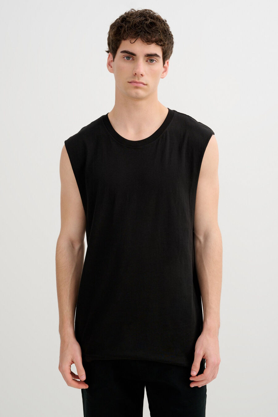 Camiseta sin mangas básica