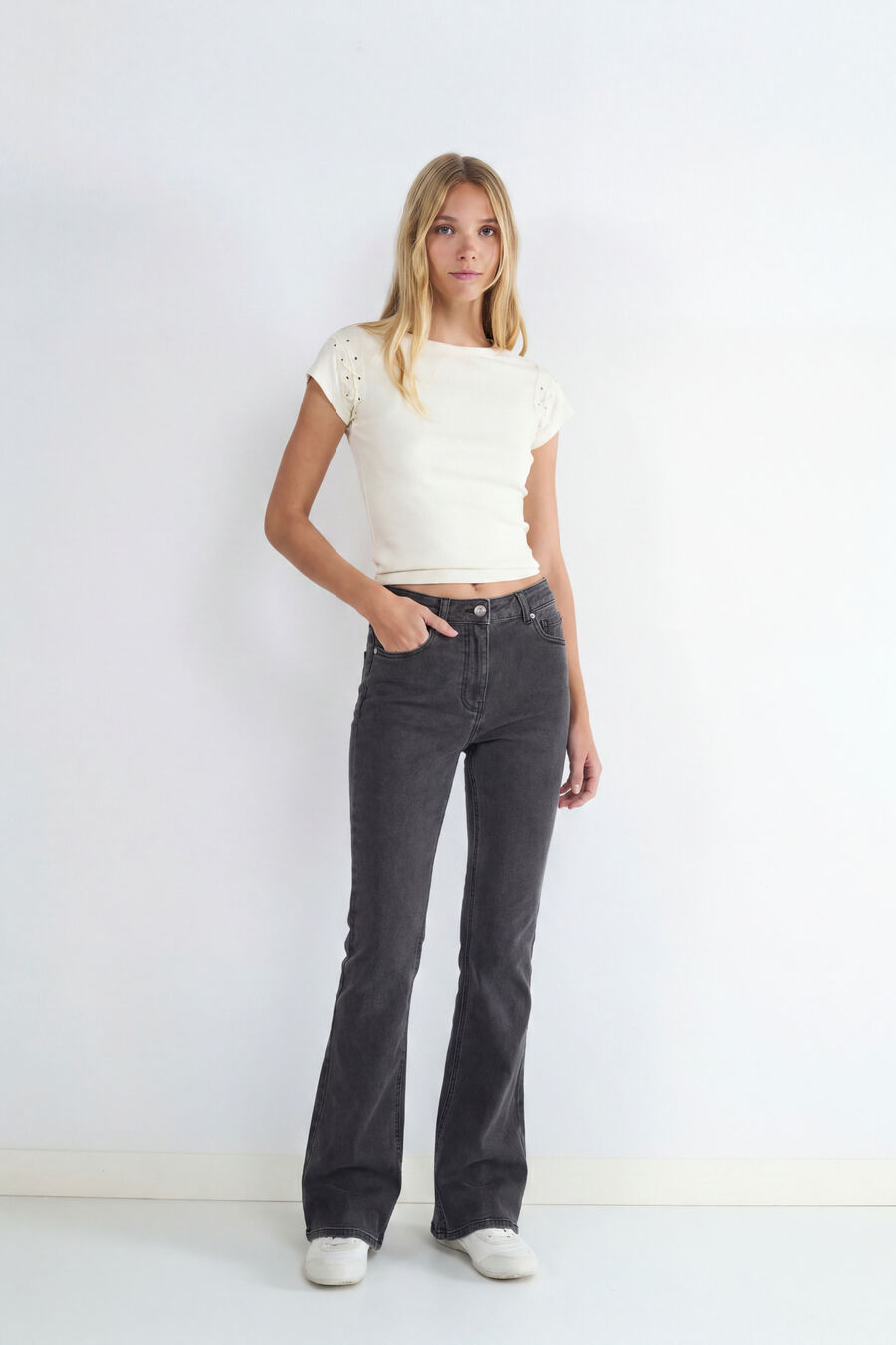 Jeans flare tiro alto