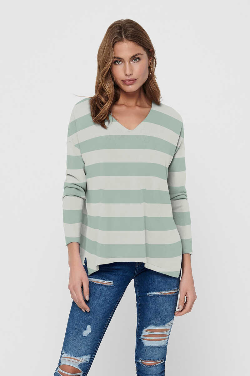 Lightweight knitted jumper with a V-neck