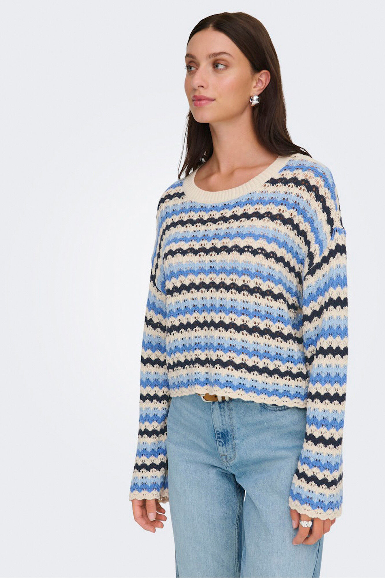 Only su&eacute;ter de mangas manga comprida com detalhes vazados