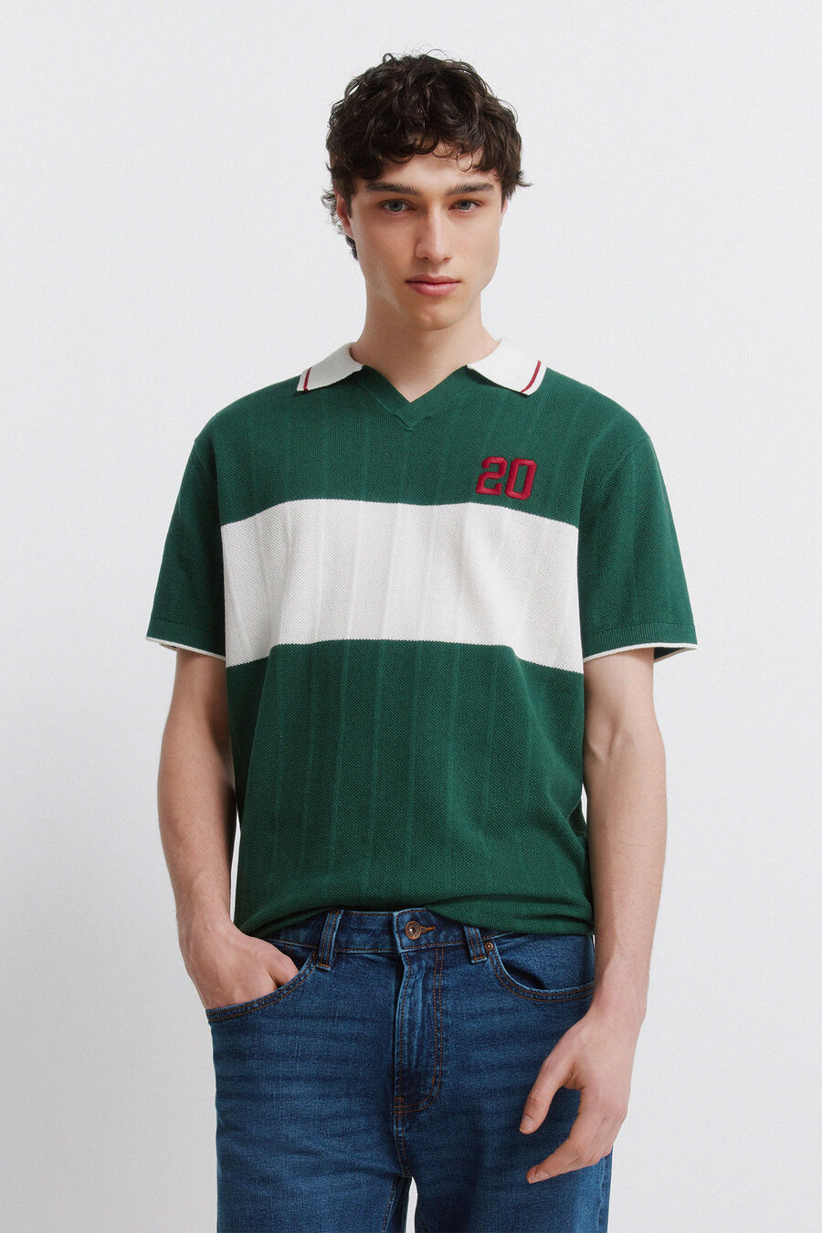 Polo deportivo contraste