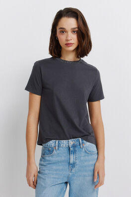 Camiseta manga corta tachas