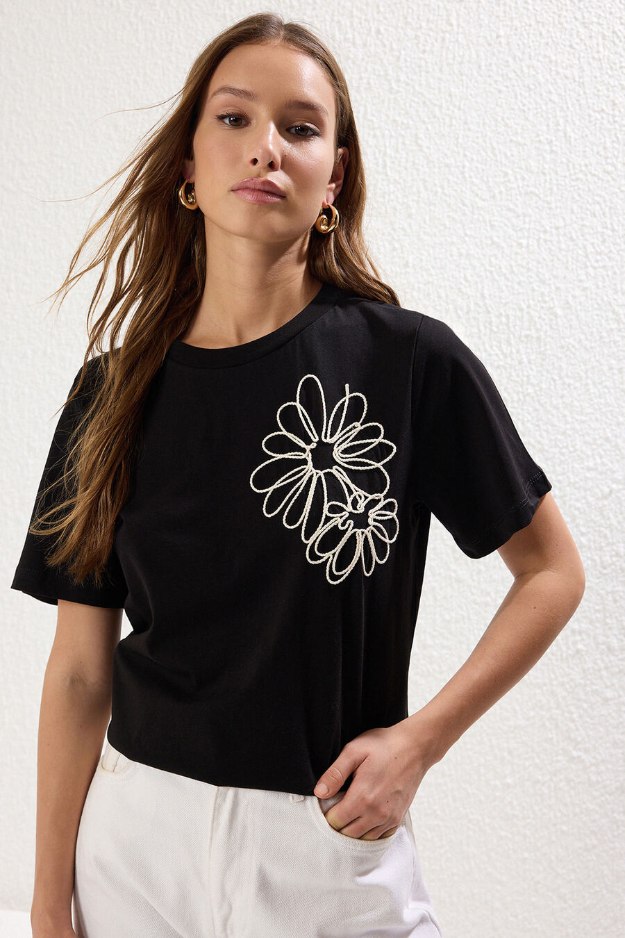 Camiseta flor manga corta