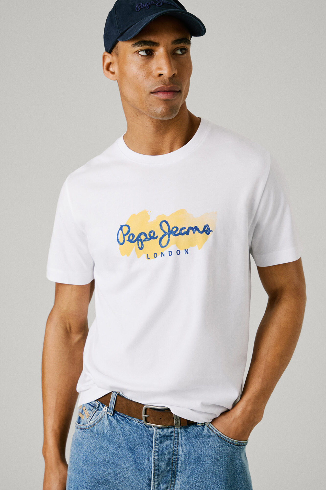 Pepe Jeans Camiseta de manga curta com logo e estampado frontal.