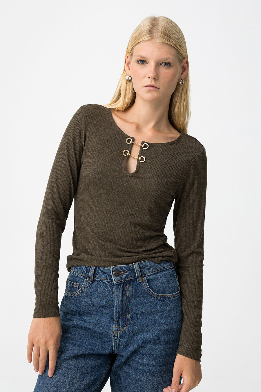 Camiseta Canalé con Hebilla Metálica