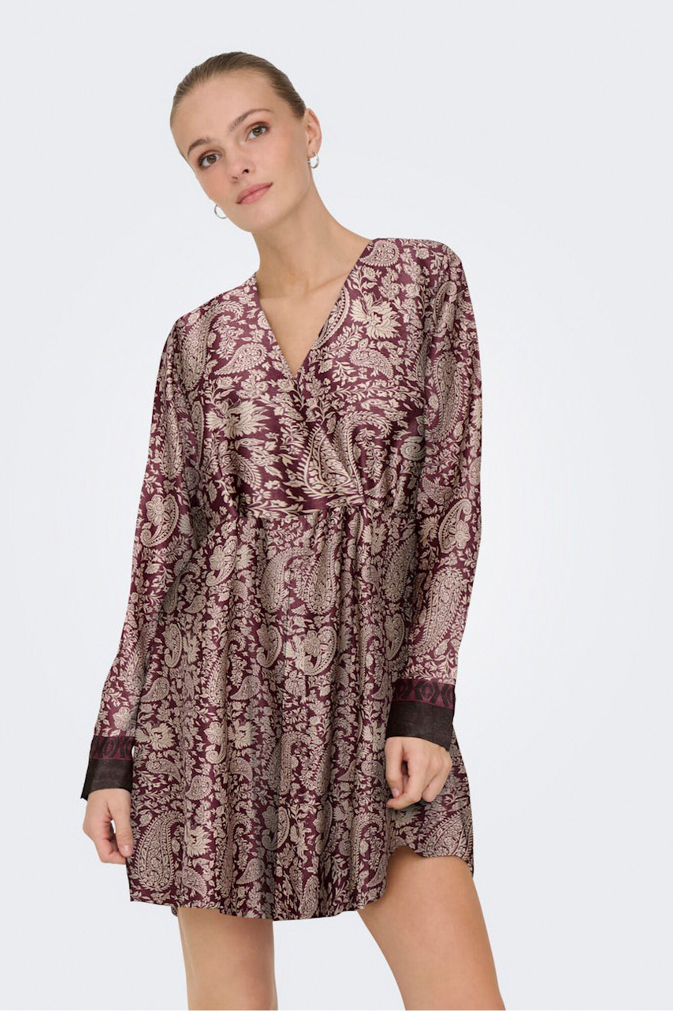 Only Vestido curto de cetim