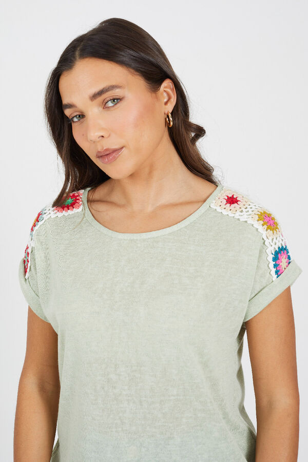 Brave Soul Short-sleeved t-shirt with crochet detail beige