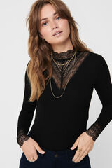 Only Camiseta detalle encaje negro