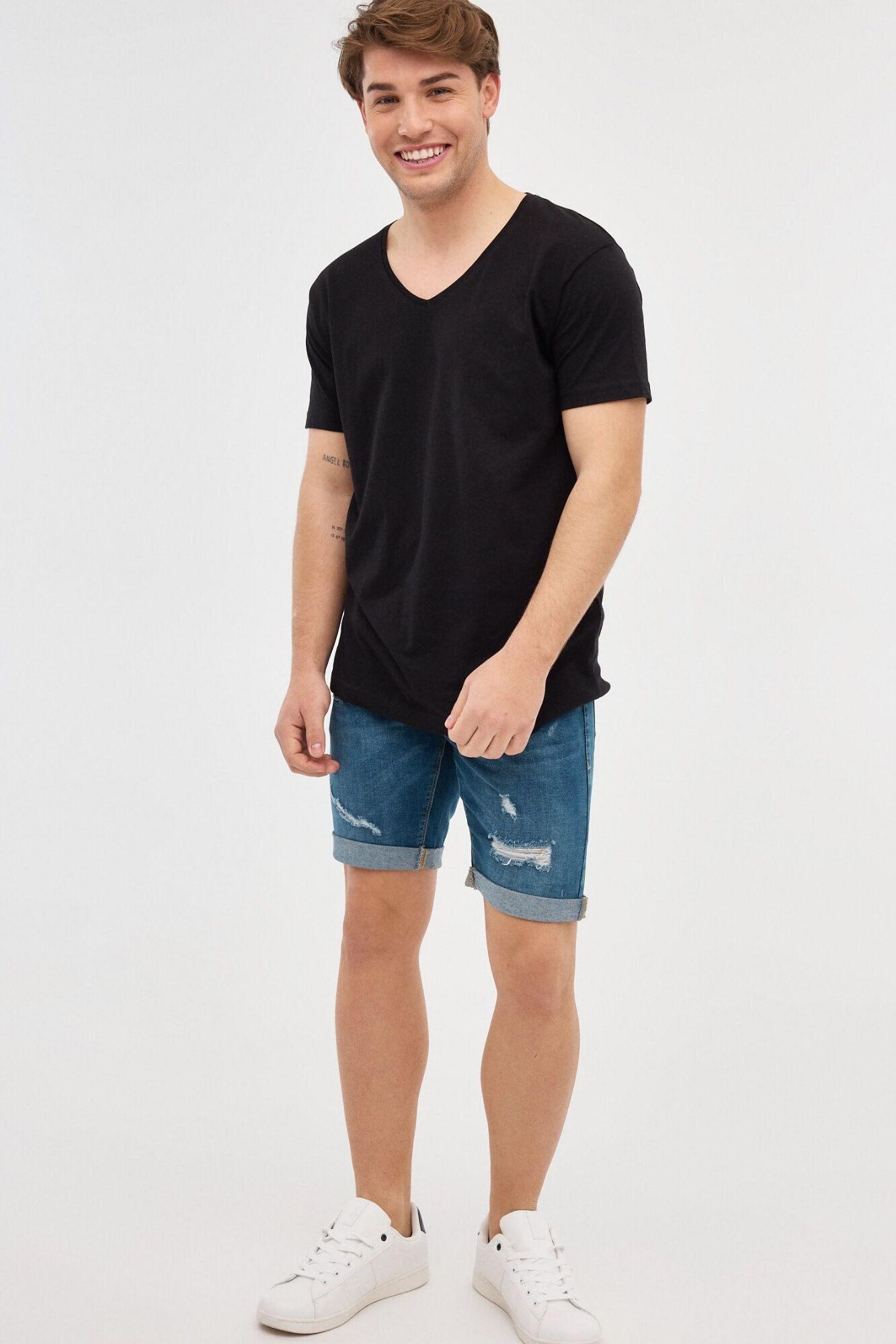 Inside T-shirt gola em bico