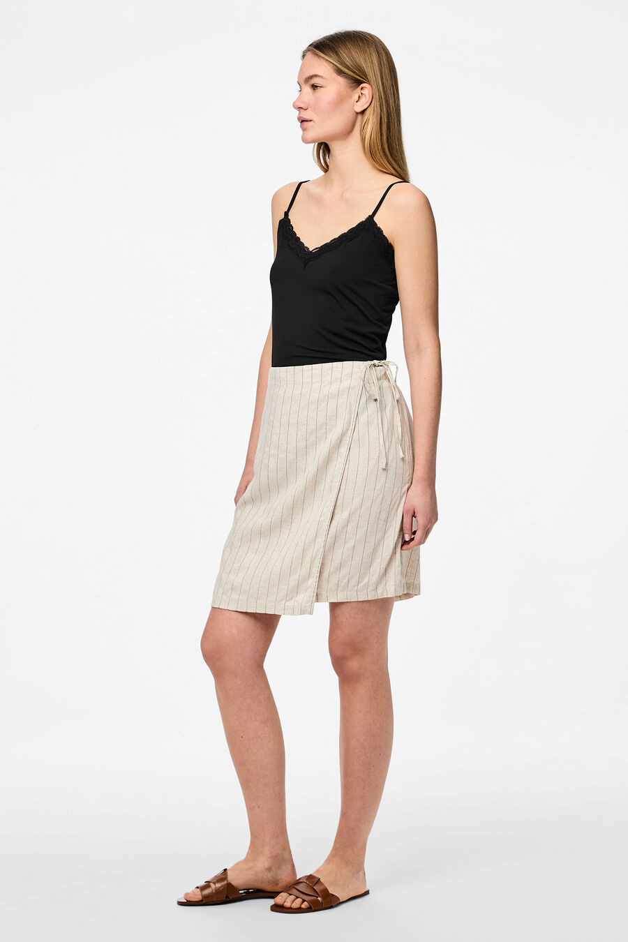 Falda corta tipo pareo