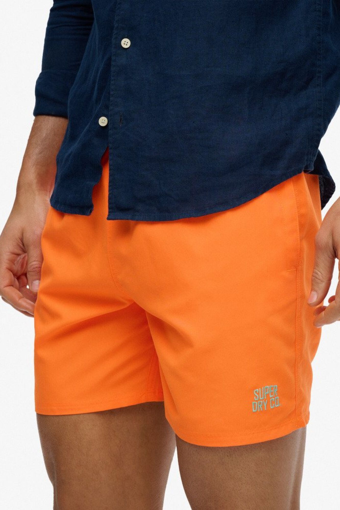 Superdry Ba&ntilde;ador liso b&aacute;sico con logo