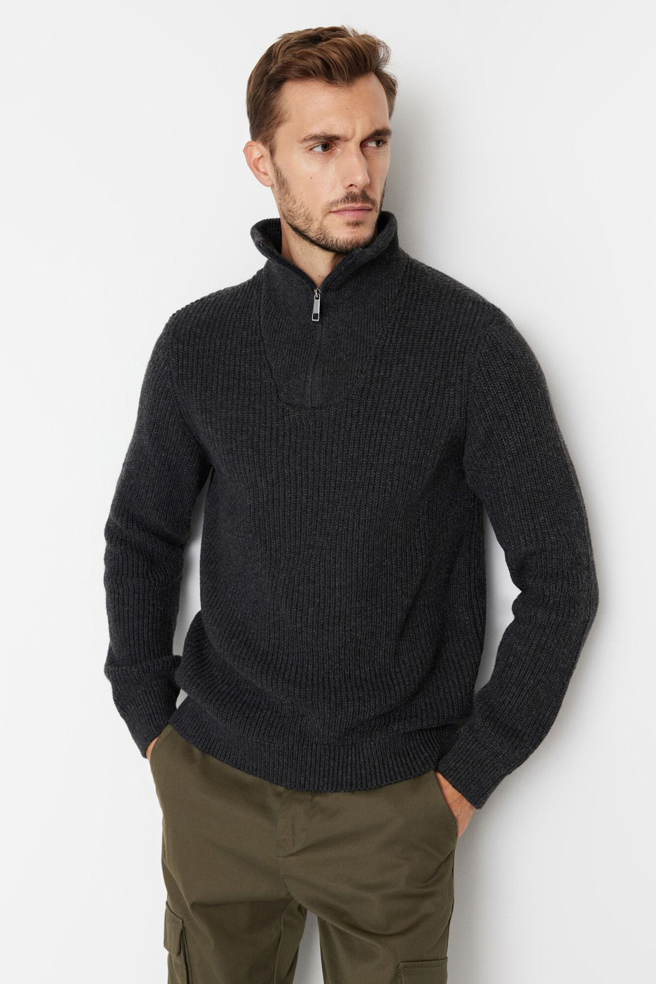 Trendyol Su&eacute;ter estruturado com gola trucker