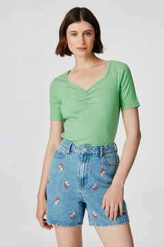 Pieces Ribbed top with short sleeves and a V-neck green